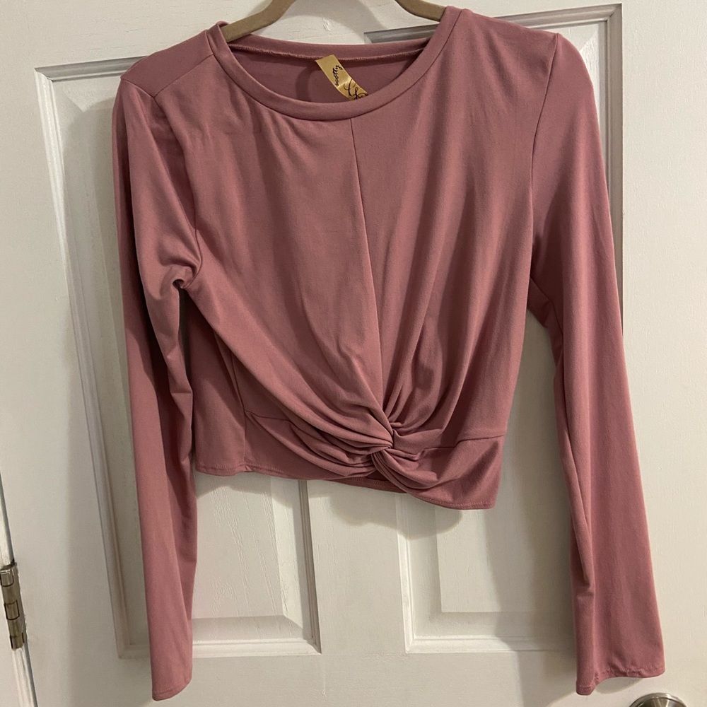 Pink knotted long sleeve crop top